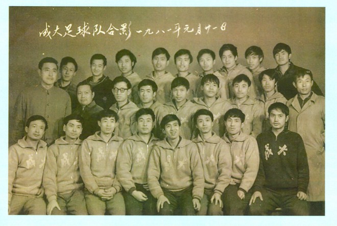足球队合影.jpg