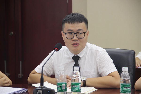 冷臻已裁剪.jpg 冷臻已裁剪.jpg