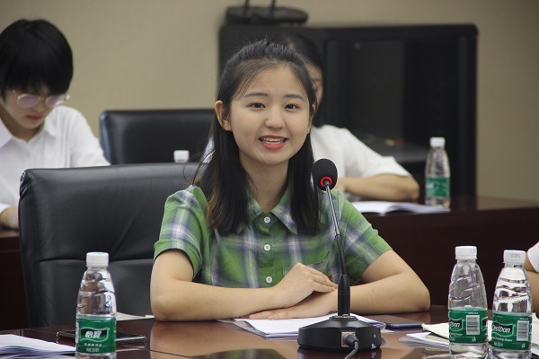 蒋静已裁剪.jpg 蒋静已裁剪.jpg