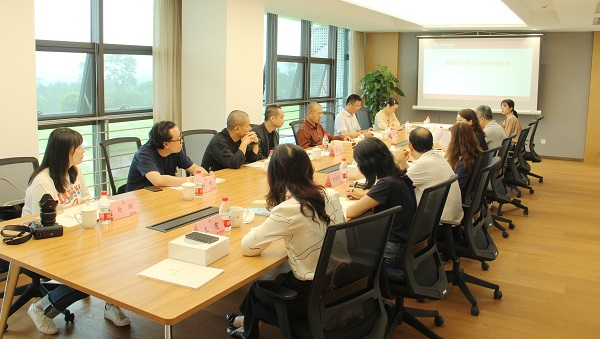 会场已裁剪.jpg